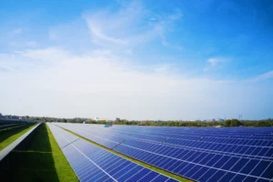huge-solar-power-plant-use-solar-energy-picturesque-green-field-ukraine